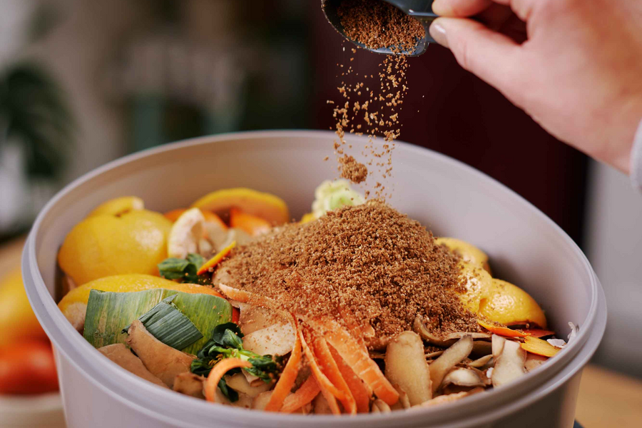 How to use a Bokashi bin