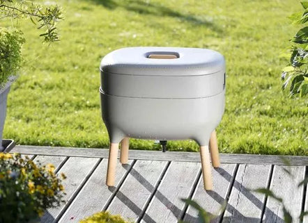 How to use a wormery