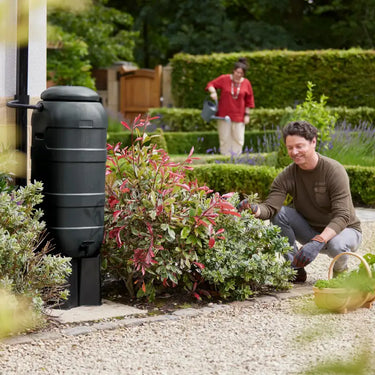Mini Rainsaver 100 Litre Black Water Butt Kit in use
